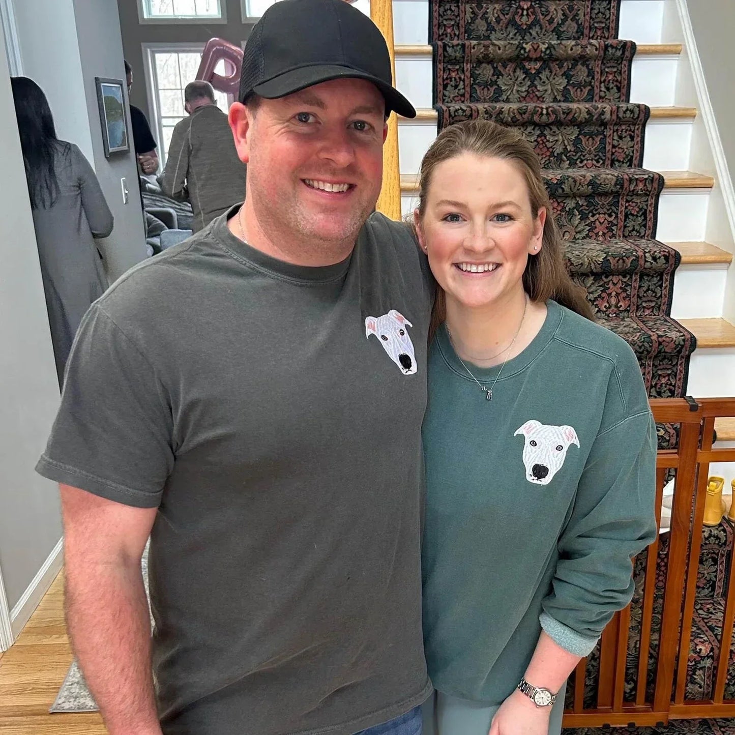 🐶🐱 Custom Pet Portrait Embroidered T-shirt / Sweatshirt